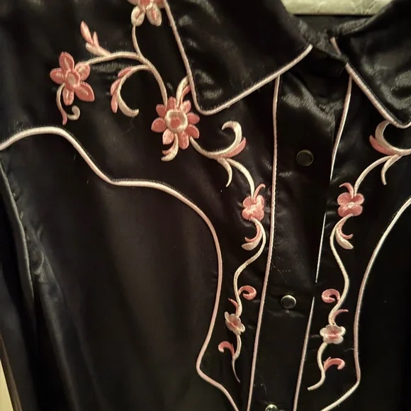 Studio West Button up - Picture 3 of 4